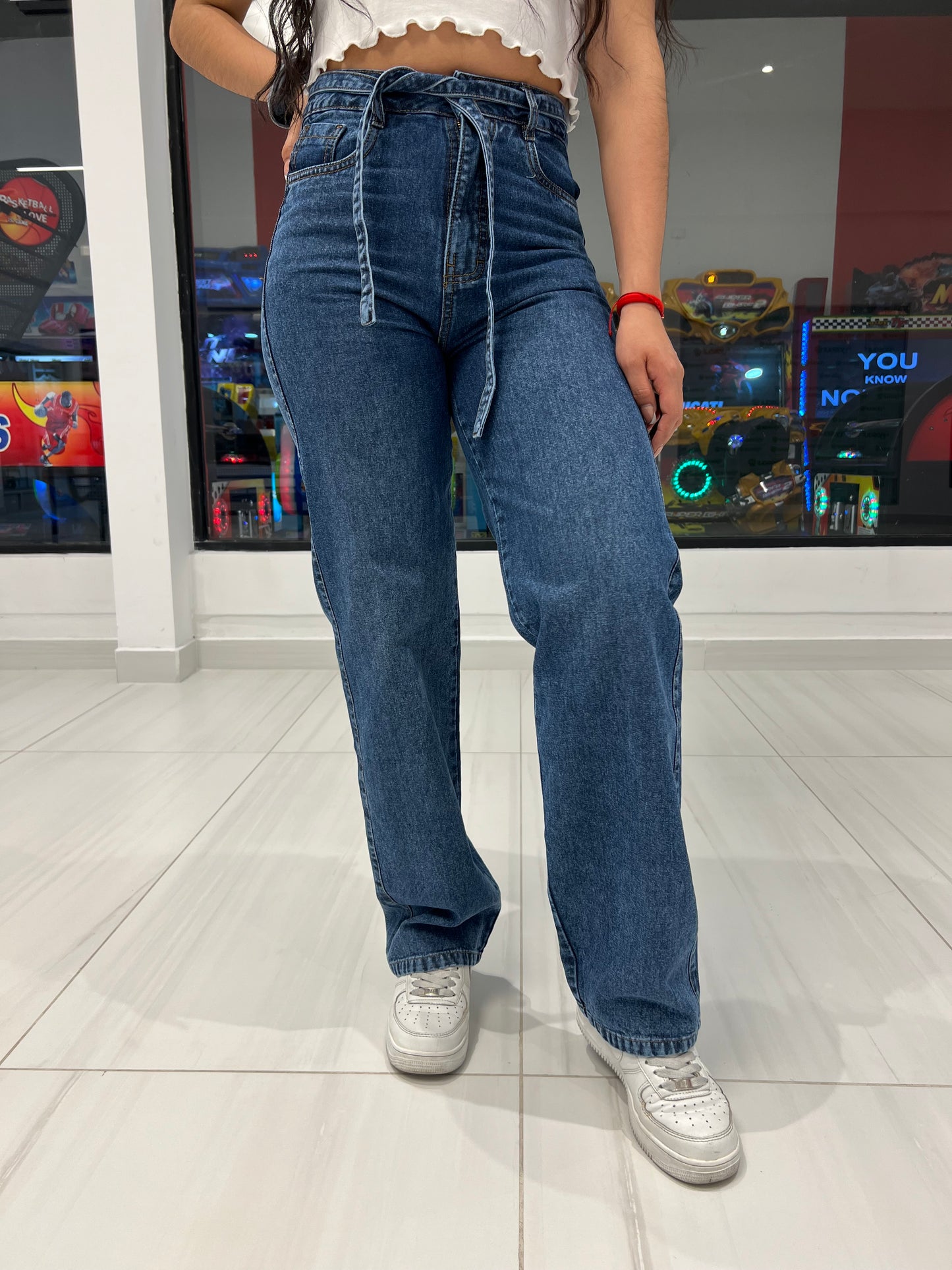 Wide Leg Jeans con Cinturón