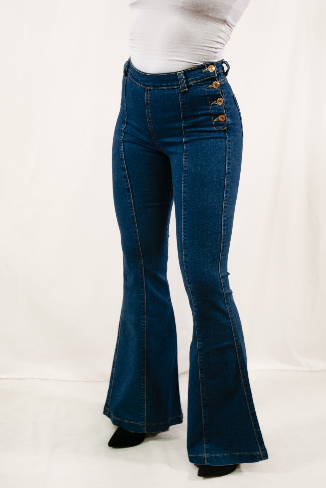 Bootcut Jeans con Botones