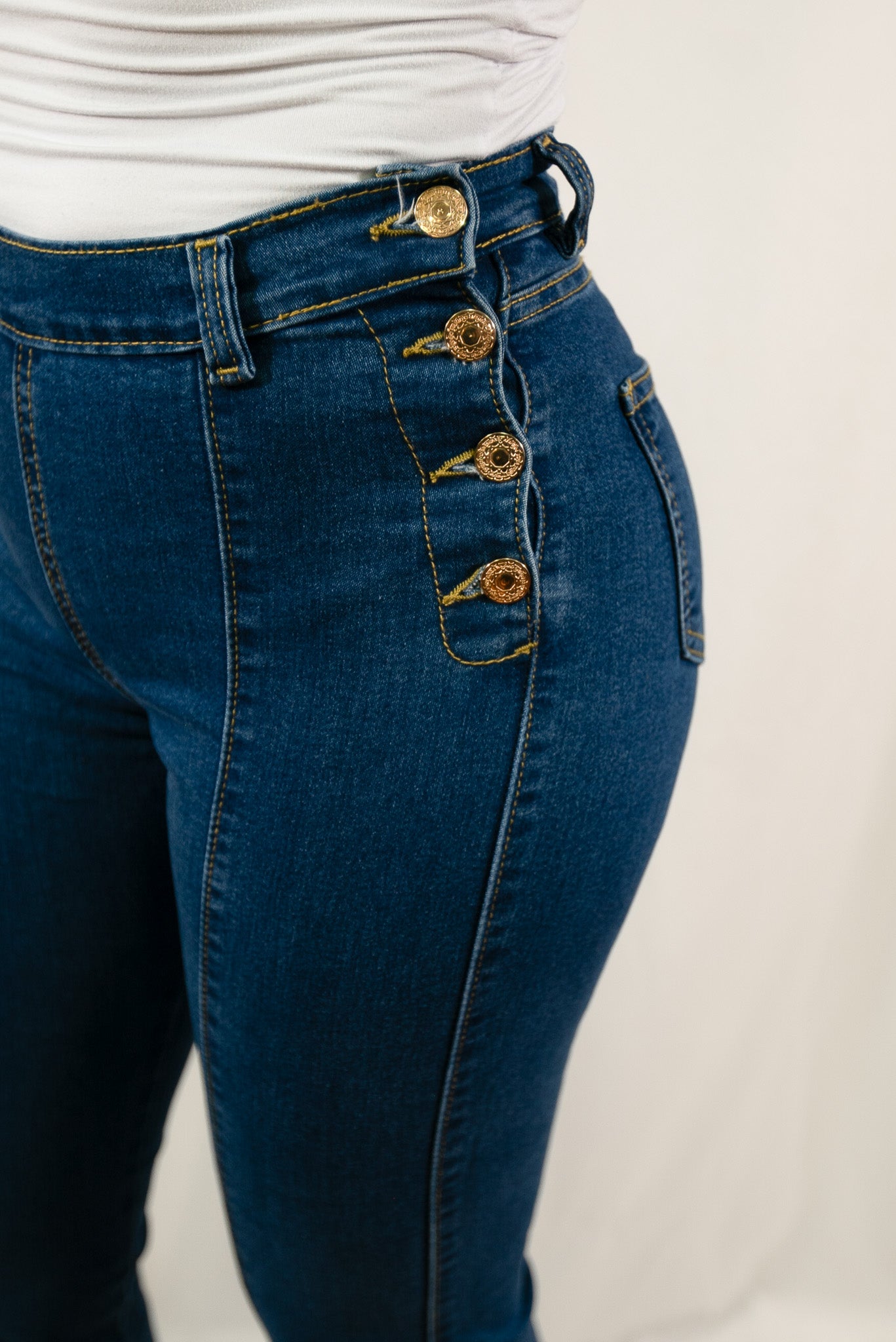 Bootcut Jeans con Botones